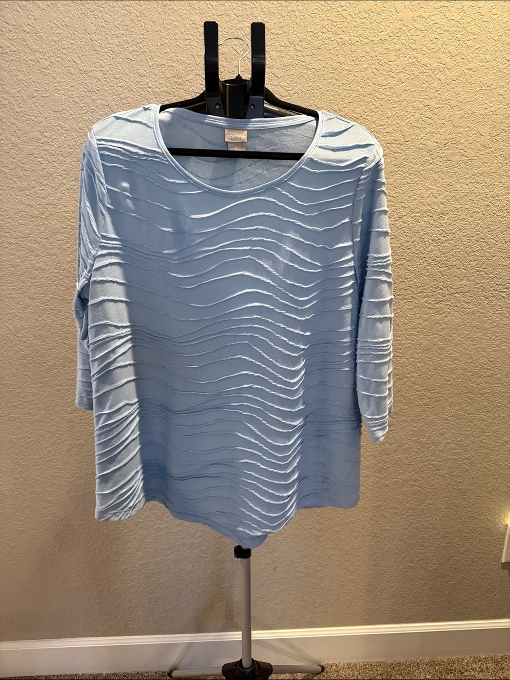 Chico's Light Blue Wave-Texture quarter length Sleeve Top. Size 3